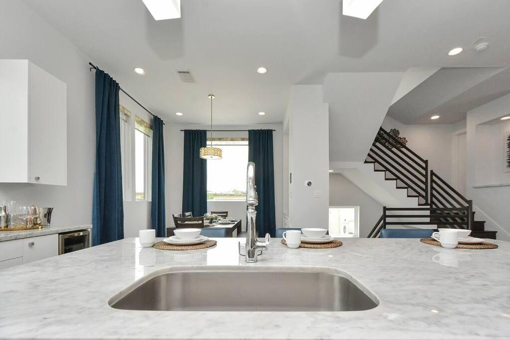 Casa Labella - Downtown Skyline Views - Sleeps 10 Villa Houston Exterior photo