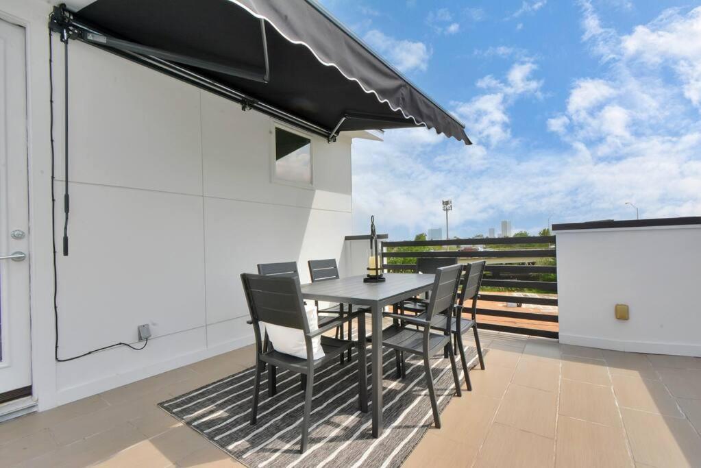 Casa Labella - Downtown Skyline Views - Sleeps 10 Villa Houston Exterior photo